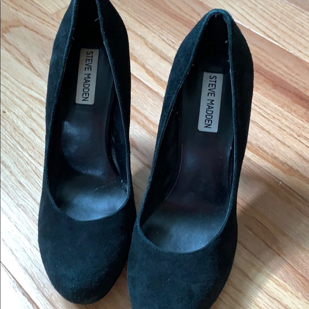 Steve Madden black pumps. You have found your holiday heals😍 - Picture 4 of 7
